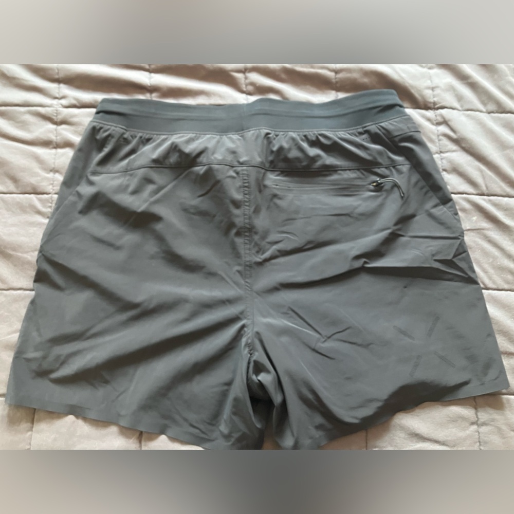 Set Short - Picture 2 of 2